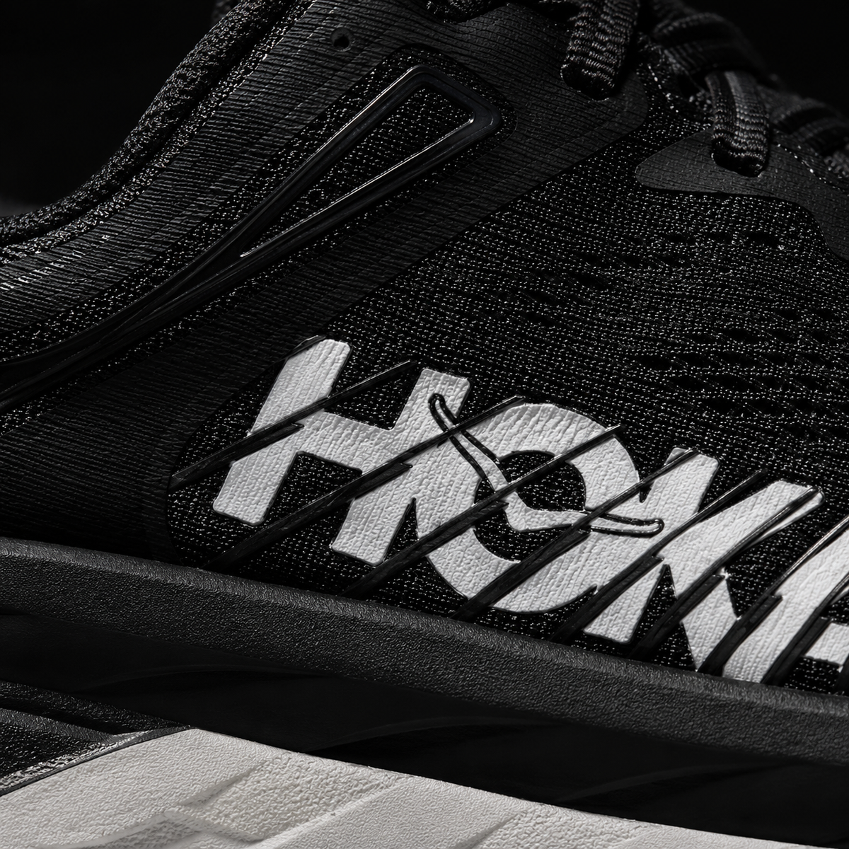 Hoka Bondi 7 White Black, detalle de logo y material — Crazy!Duck Hype