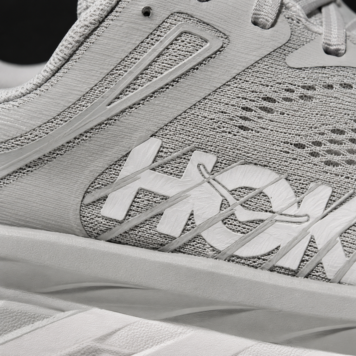 Hoka Bondi 7 White Harbor Mist, detalle de logo y material — Crazy!Duck Hype