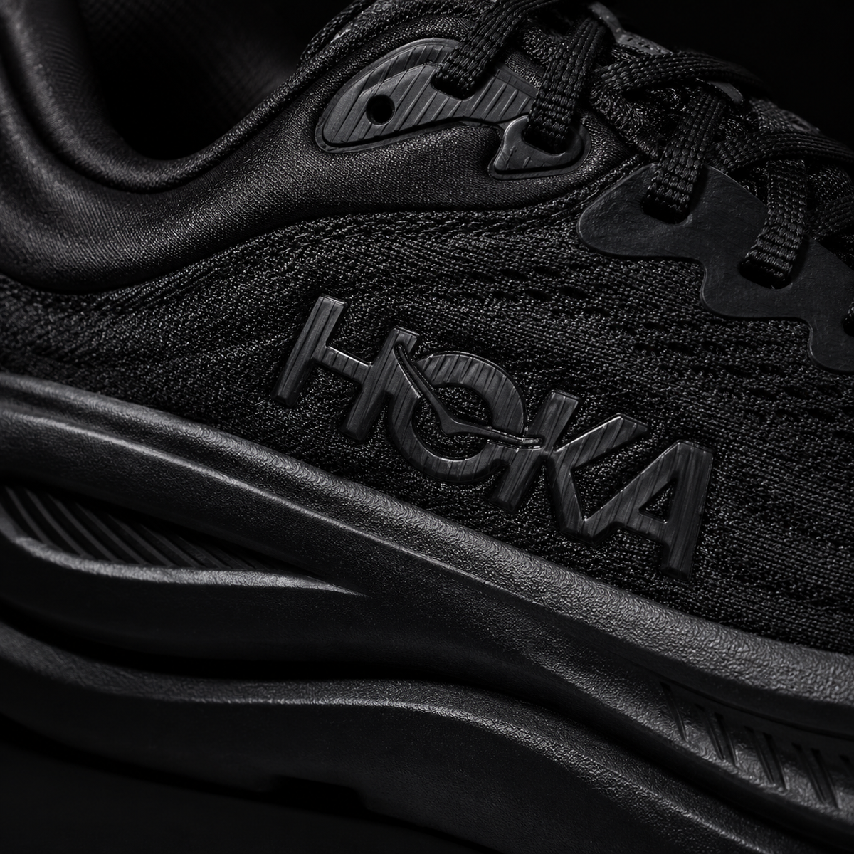 Hoka Bondi 9 Black, detalle de logo y material — Crazy!Duck Hype