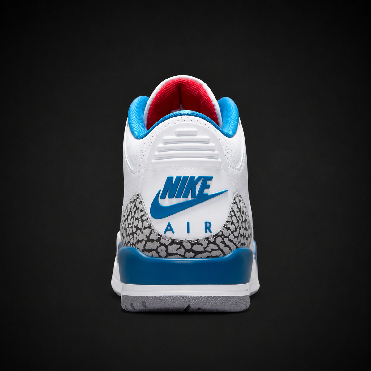 Jordan 3 Retro Royal Blue, vista trasera — Crazy!Duck Hype