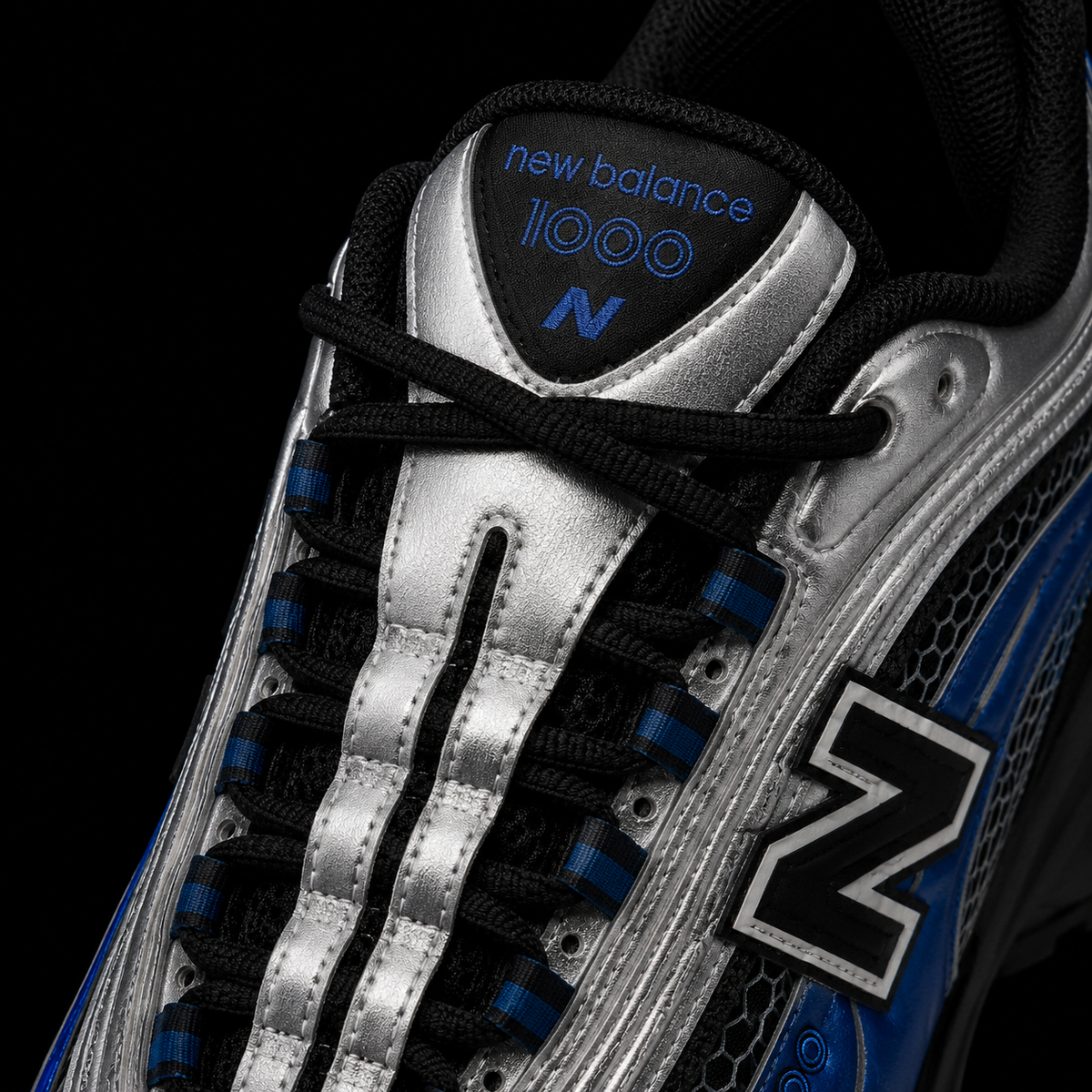 New Balance 1000 Metallic Blue, detalle de agujetas — Crazy!Duck Hype