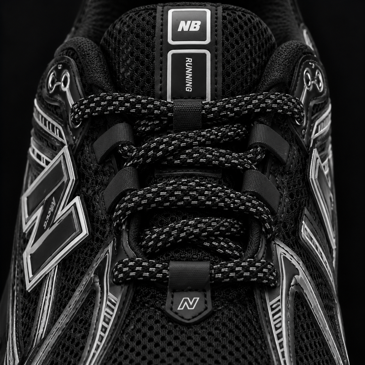 New Balance 1906R Black Silver, detalle de agujetas — Crazy!Duck Hype