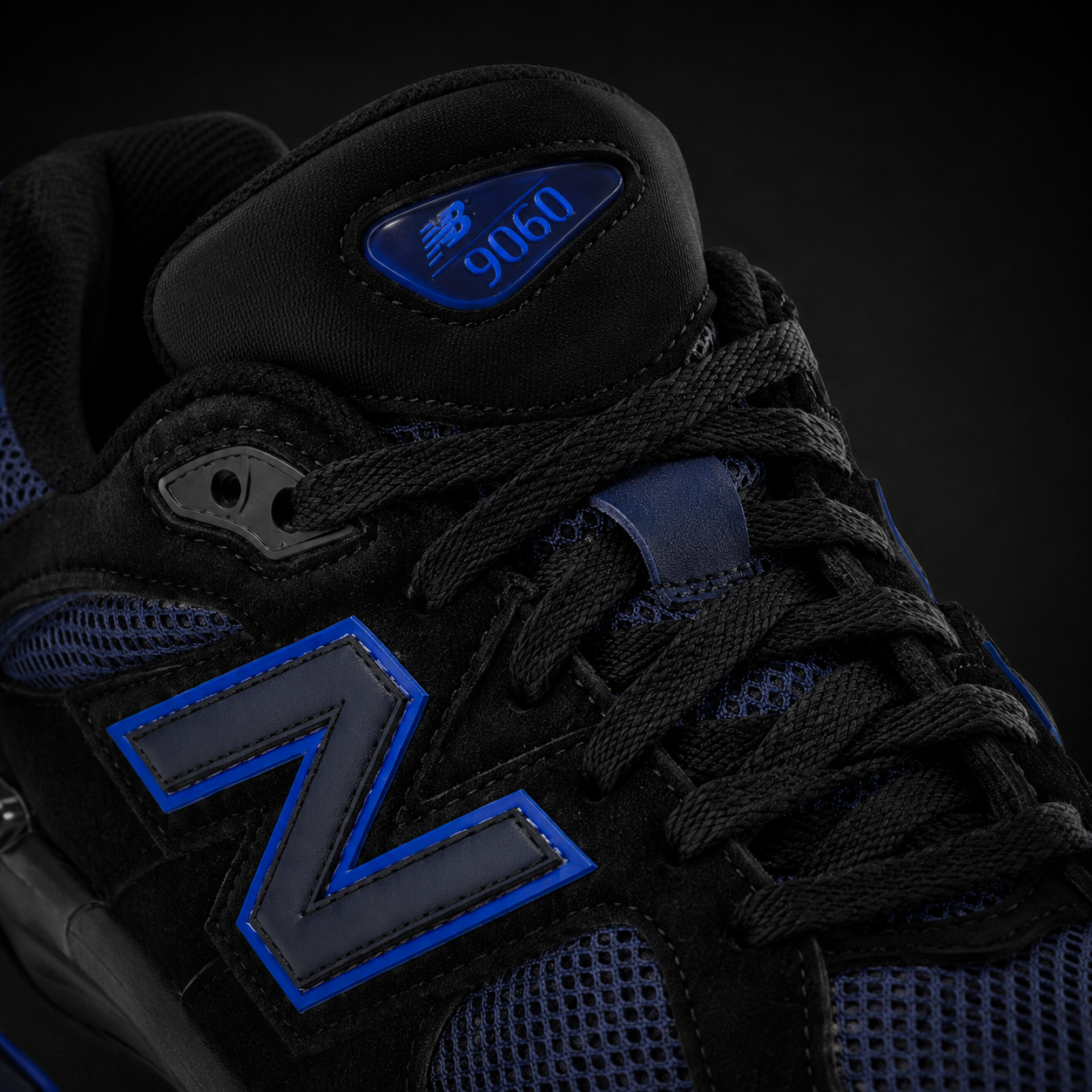 New Balance 9060 Black Indigo, detalle de agujetas — Crazy!Duck Hype