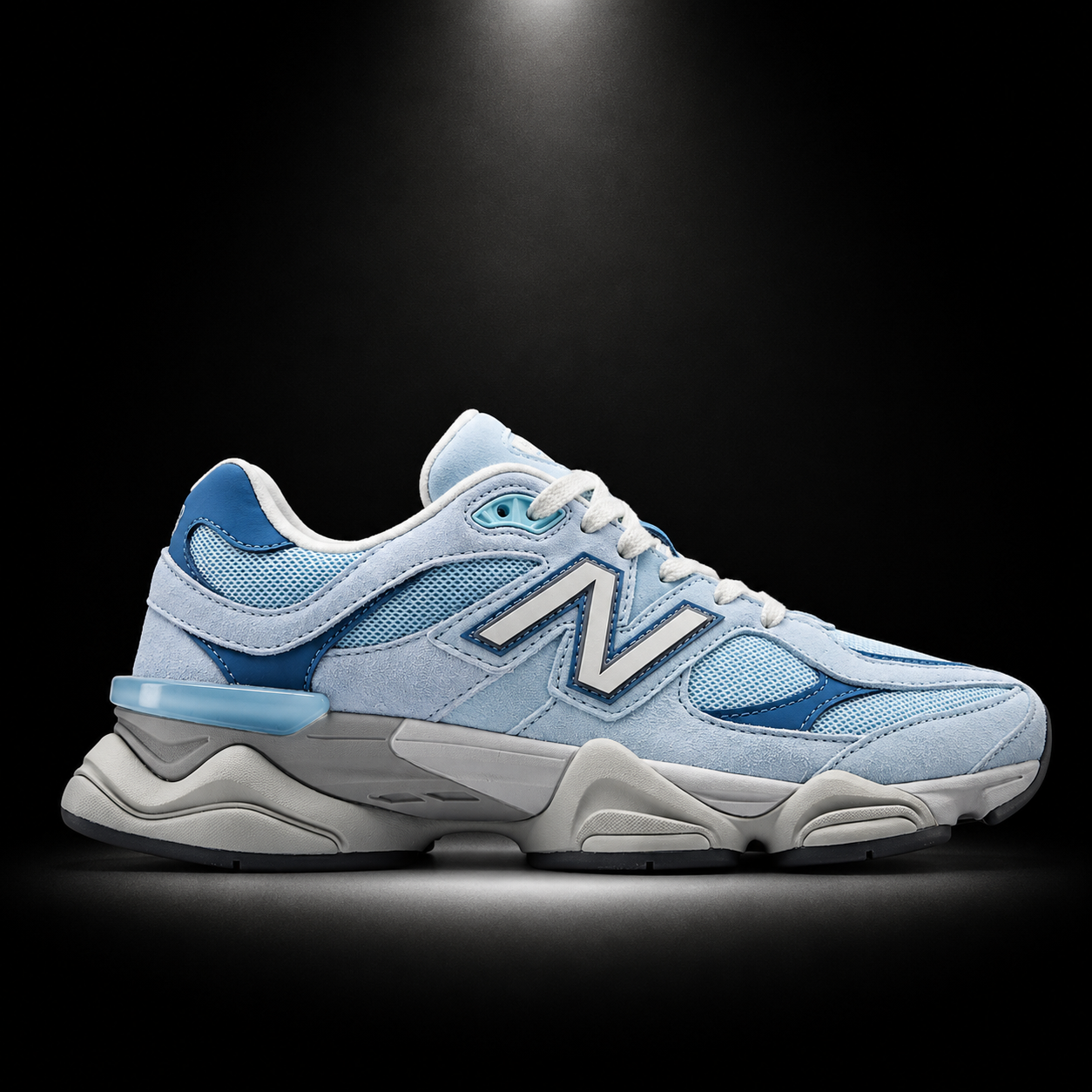 New Balance 9060 Chrome Blue, vista lateral — Crazy!Duck Hype