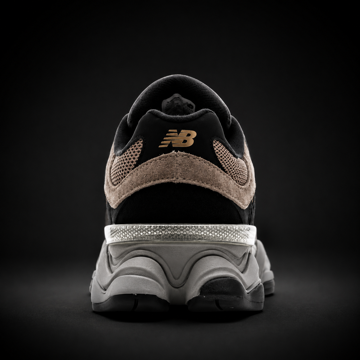 New Balance 9060 Dark Mushroom, vista trasera — Crazy!Duck Hype