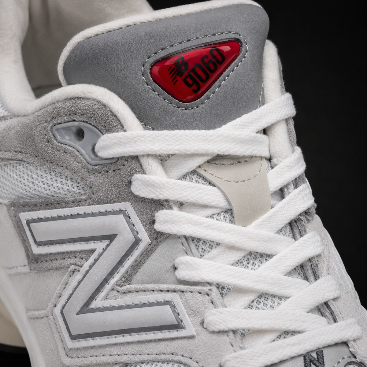 New Balance 9060 Grey, detalle de agujetas — Crazy!Duck Hype