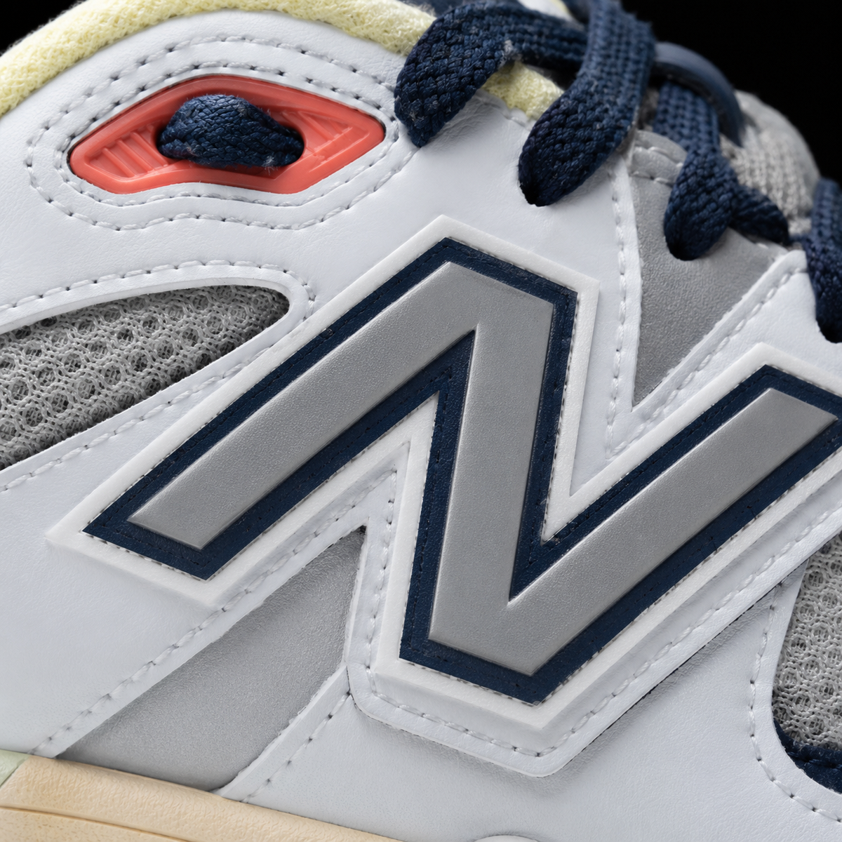 New Balance 9060 Grey Yellow Navy, detalle de logo y material — Crazy!Duck Hype