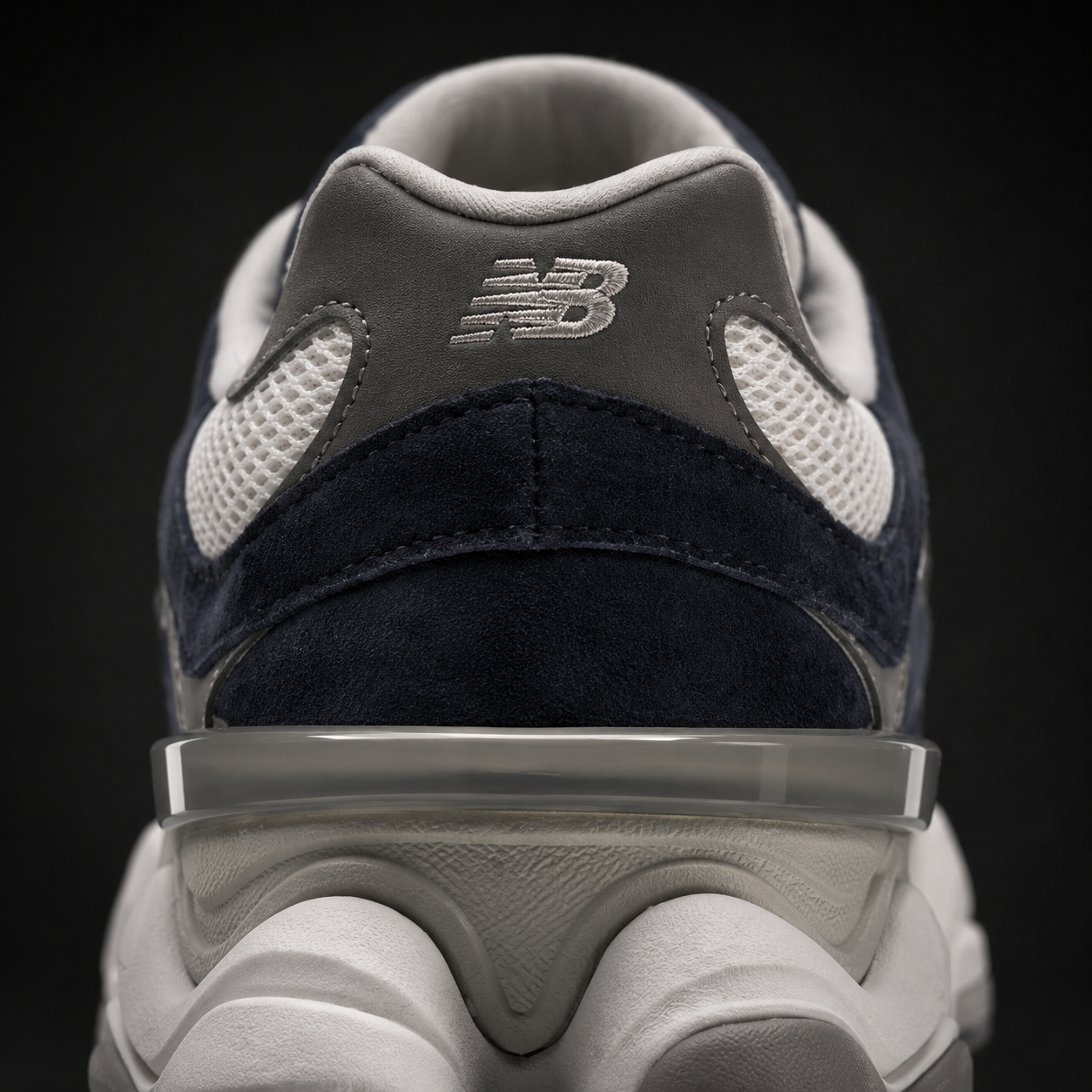 New Balance 9060 Natural Indigo, detalle de logo y material — Crazy!Duck Hype