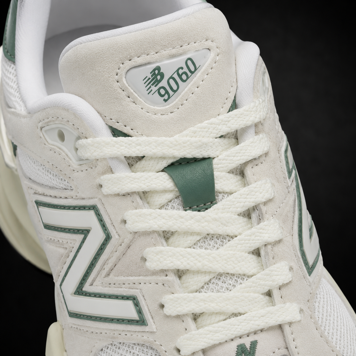 New Balance 9060 Off White Green, detalle de agujetas — Crazy!Duck Hype