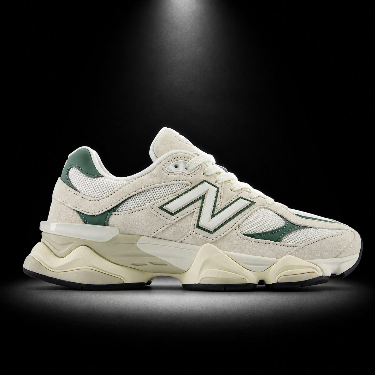 New Balance 9060 Off White Green, vista lateral — Crazy!Duck Hype