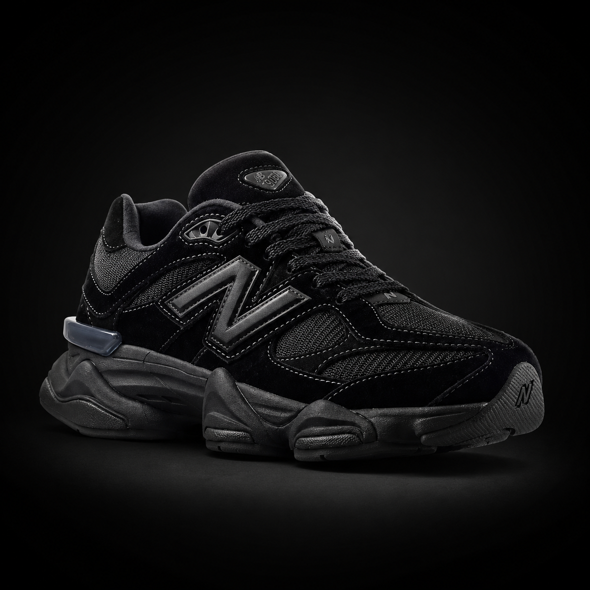 New Balance 9060 Triple Black, vista frontal — Crazy!Duck Hype