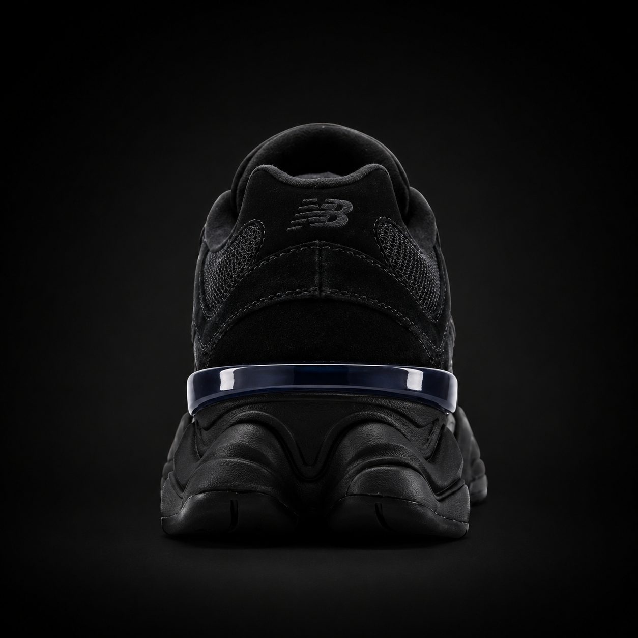New Balance 9060 Triple Black, vista trasera — Crazy!Duck Hype