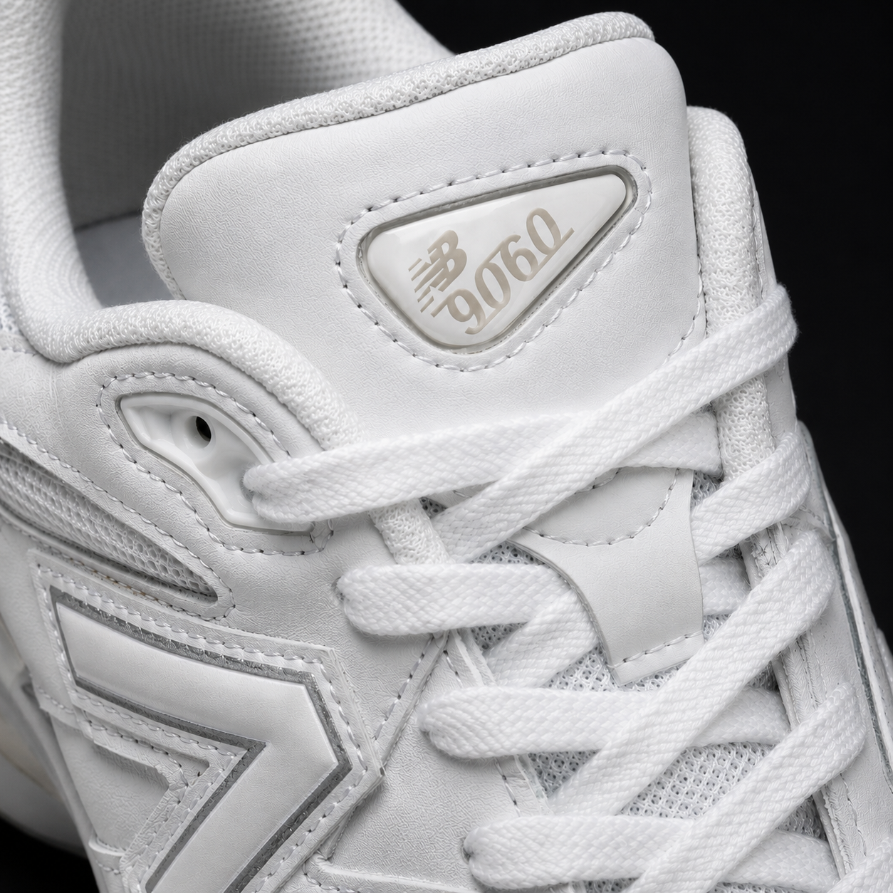 New Balance 9060 White, detalle de agujetas — Crazy!Duck Hype