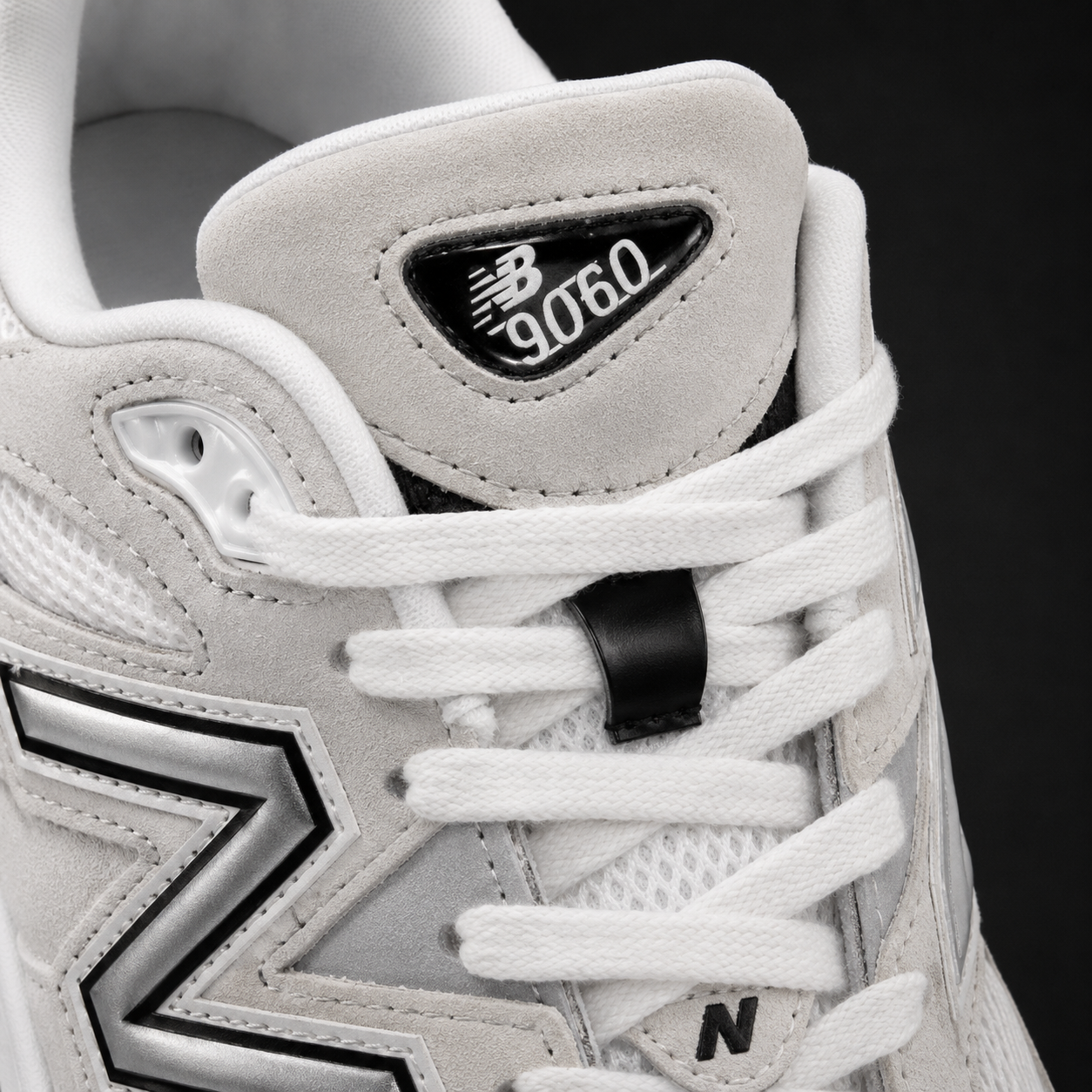 New Balance 9060 White Grey, detalle de agujetas — Crazy!Duck Hype