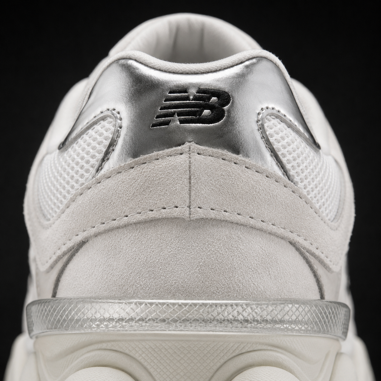 New Balance 9060 White Grey, detalle de logo y material — Crazy!Duck Hype