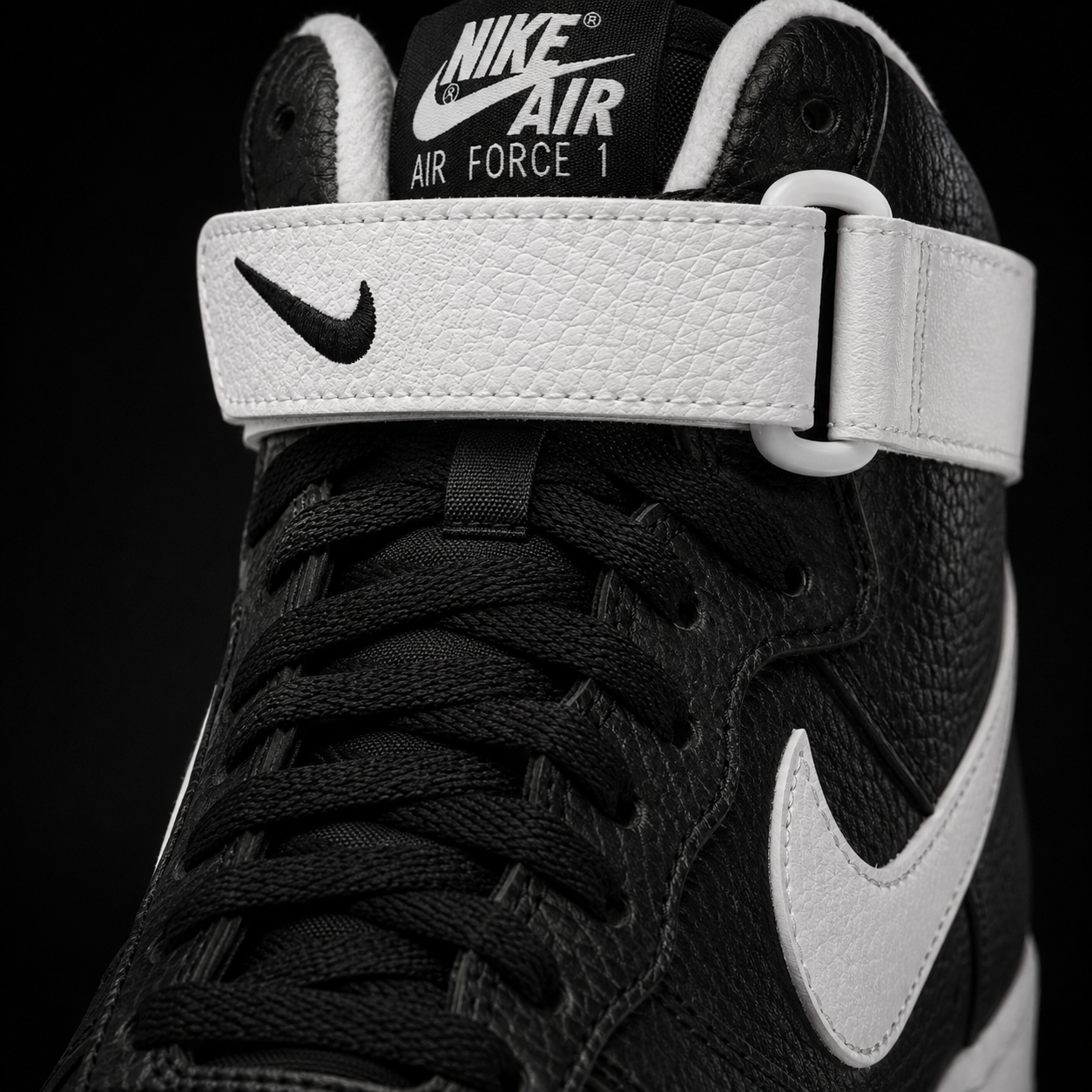 Nike Air Force 1 High '07 Black White, detalle de agujetas — Crazy!Duck Hype