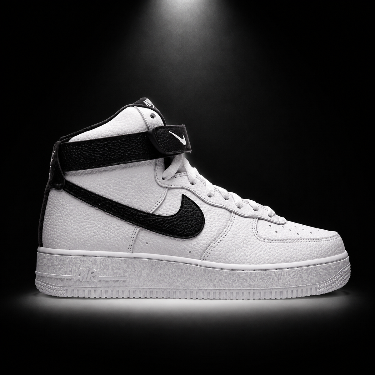 Nike Air Force 1 High '07 White Black, vista lateral — Crazy!Duck Hype