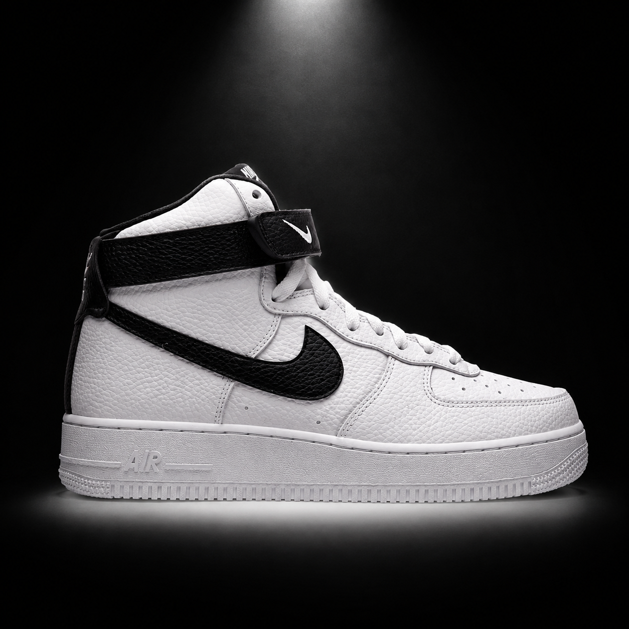 Nike Air Force 1 High '07 White Black, vista lateral — Crazy!Duck Hype