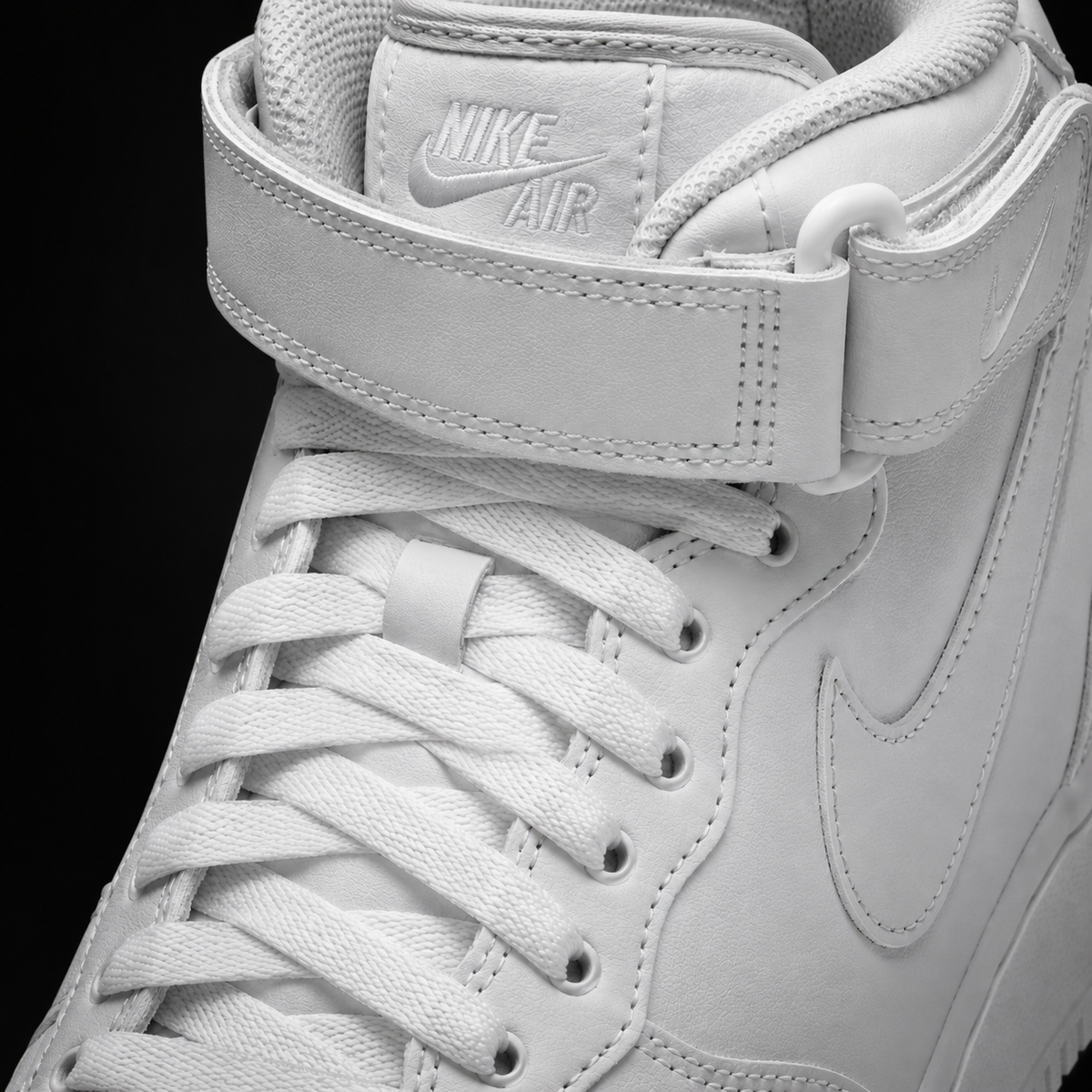 Nike Air Force 1 High '07 White, detalle de agujetas — Crazy!Duck Hype
