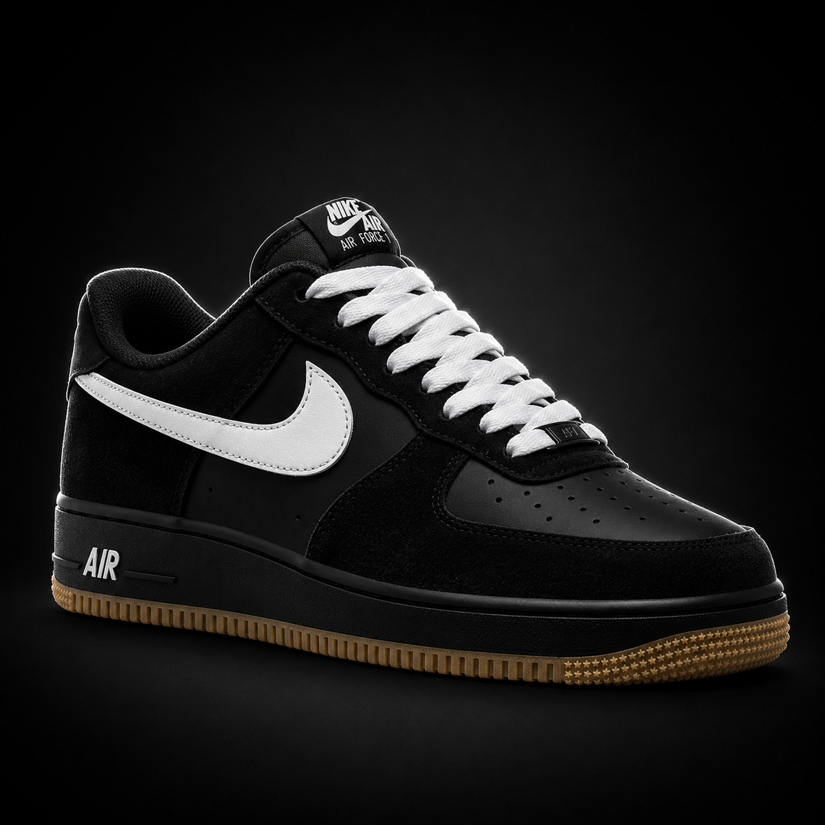 Nike Air Force 1 Low '07 Black Gum Light Brown, vista frontal — Crazy!Duck Hype