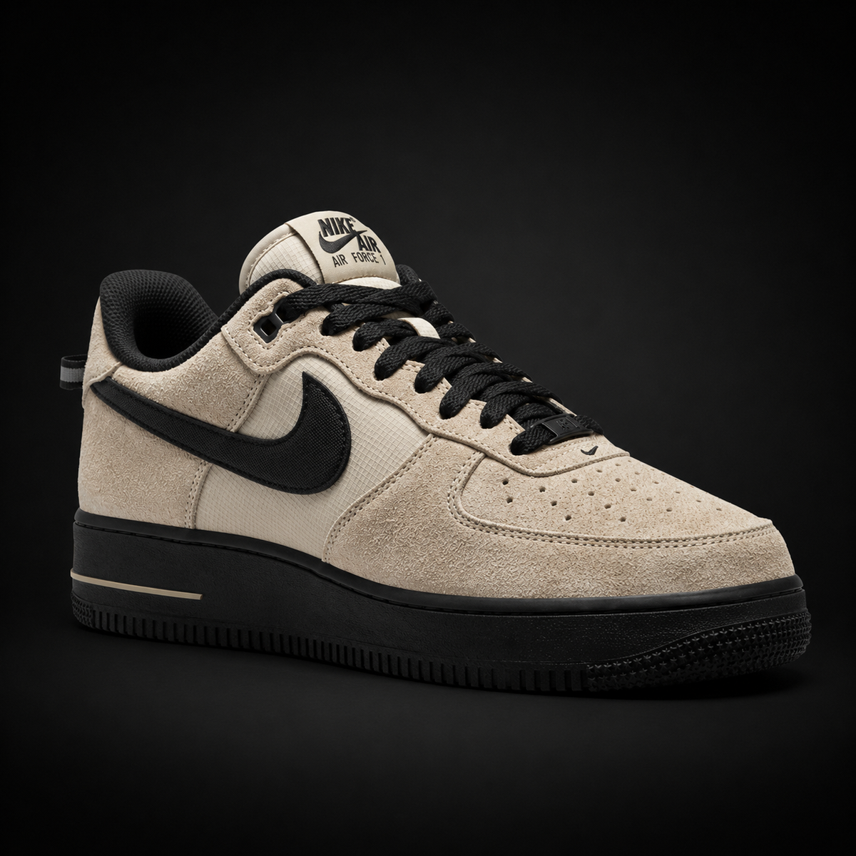 Nike Air Force 1 Low '07 Desert Khaki Black, vista frontal — Crazy!Duck Hype