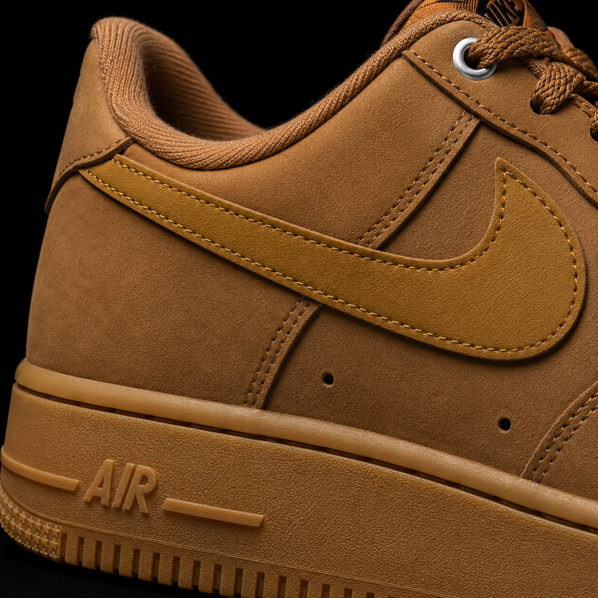 Nike Air Force 1 Low '07 Flax Gum Light Brown, detalle de logo y material — Crazy!Duck Hype