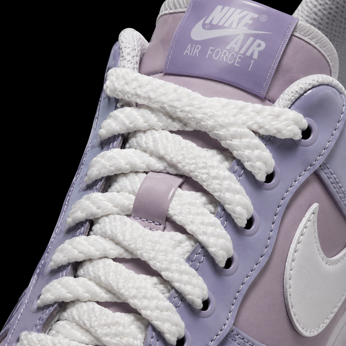Nike Air Force 1 Low '07 Hydrangeas White/Doll, detalle de agujetas — Crazy!Duck Hype