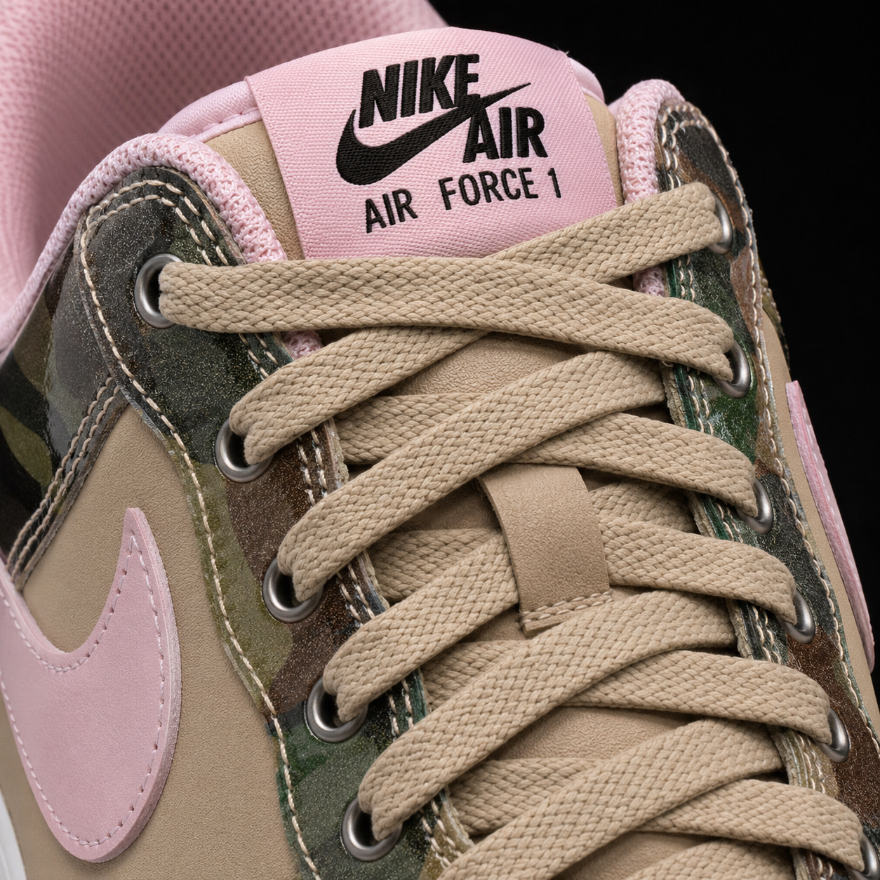 Nike Air Force 1 Low '07 Multi Color Khaki Pink, detalle de agujetas — Crazy!Duck Hype