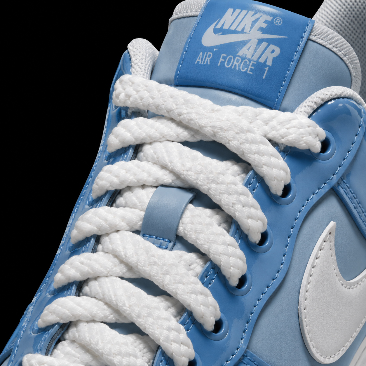 Nike Air Force 1 Low '07 Psychic University Blue, detalle de agujetas — Crazy!Duck Hype