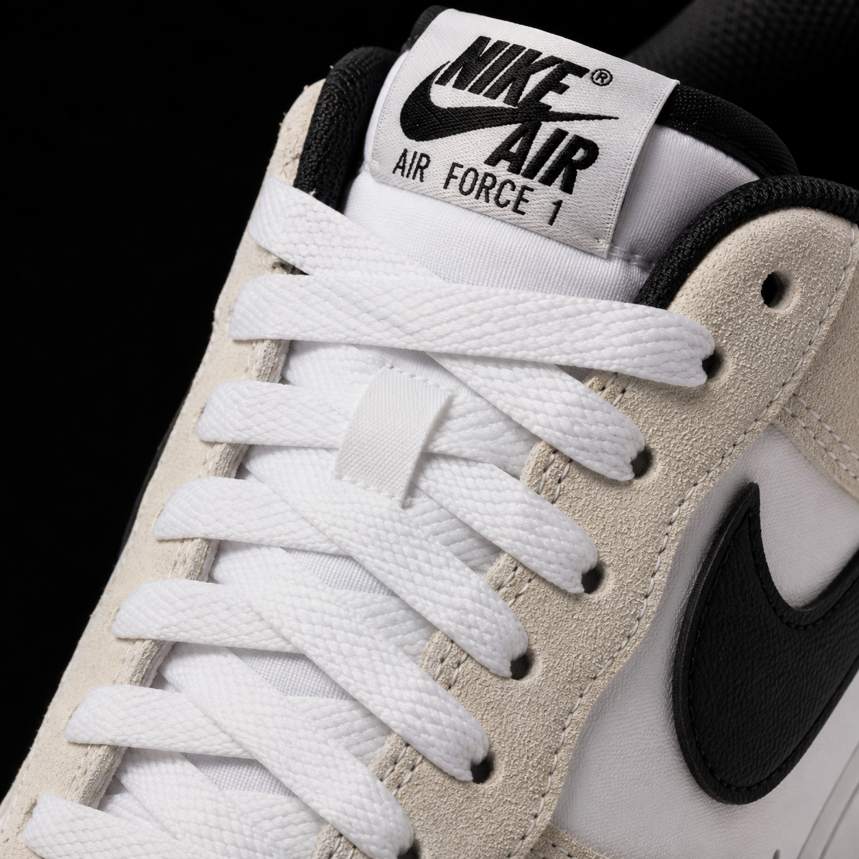 Nike Air Force 1 Low '07 White Black White, detalle de agujetas — Crazy!Duck Hype
