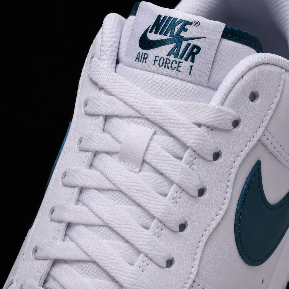 Nike Air Force 1 Low '07 White Smokey Blue, detalle de agujetas — Crazy!Duck Hype