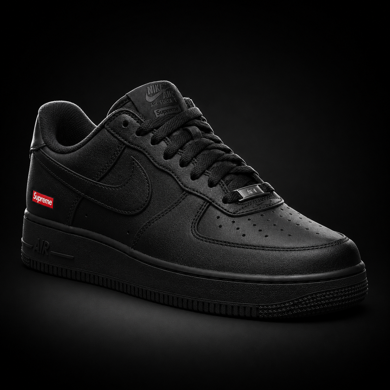 Nike Air Force 1 Low Supreme Black Black, vista frontal — Crazy!Duck Hype