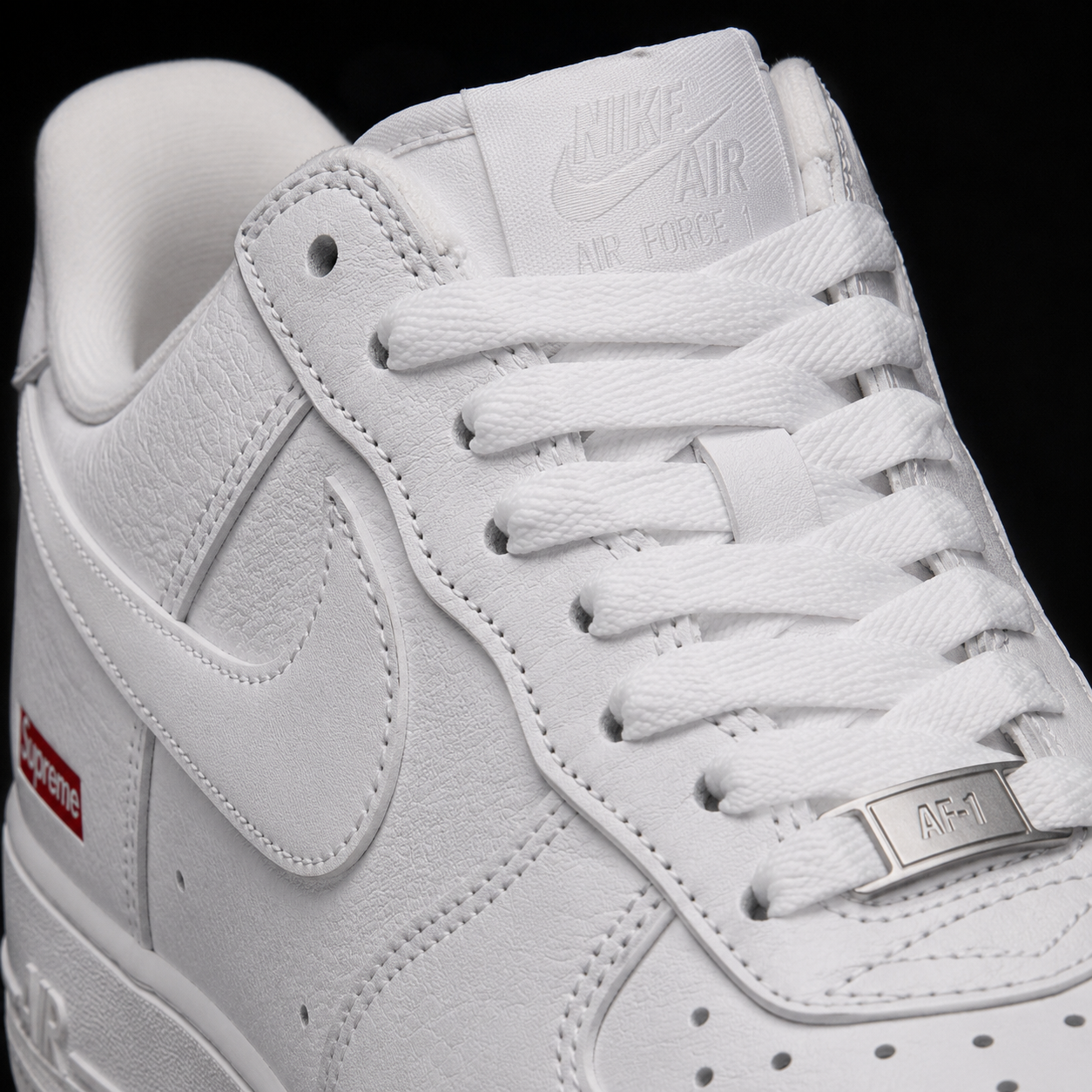 Nike Air Force 1 Low Supreme White White, detalle de agujetas — Crazy!Duck Hype
