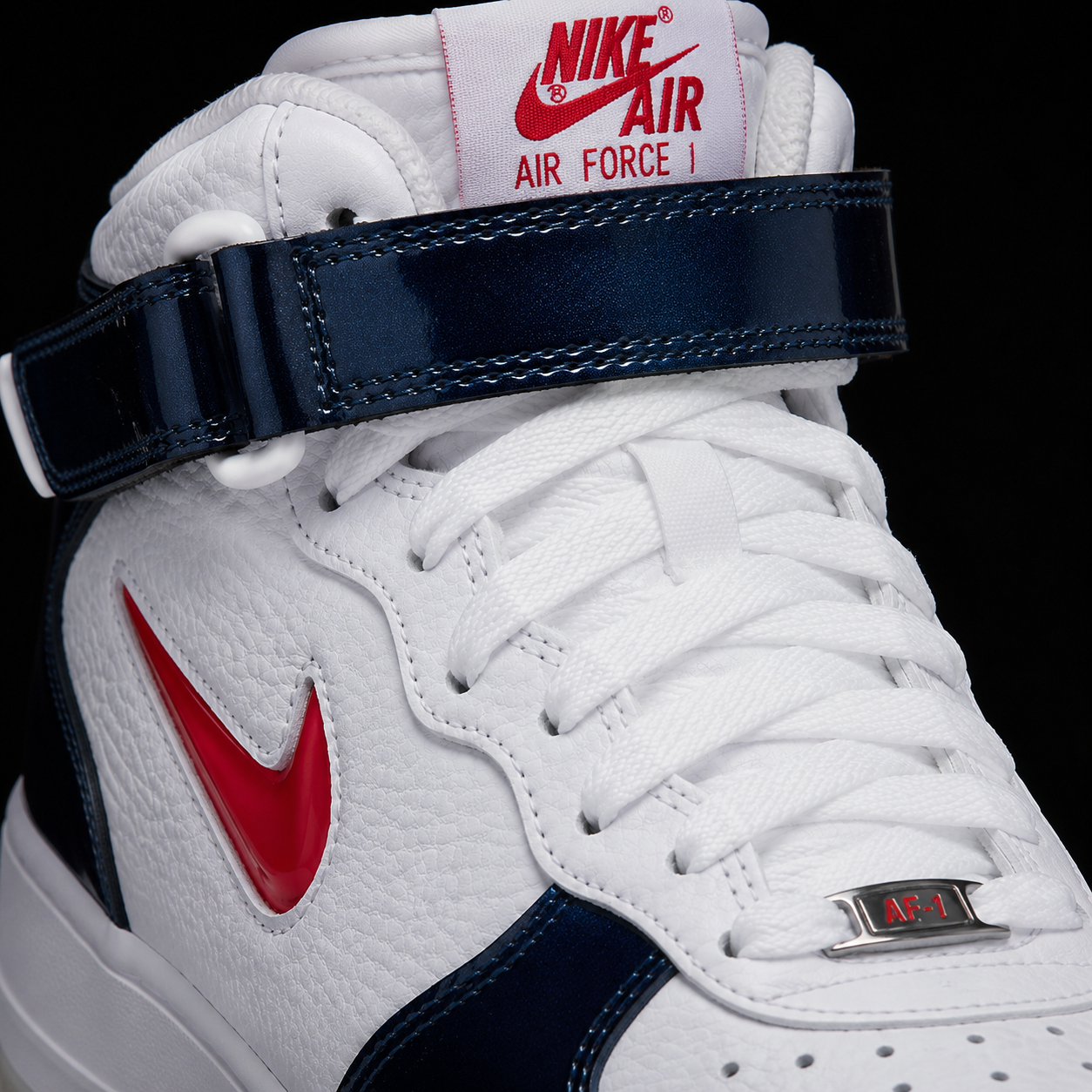 Nike Air Force 1 Mid '07 Independence Day, detalle de agujetas — Crazy!Duck Hype