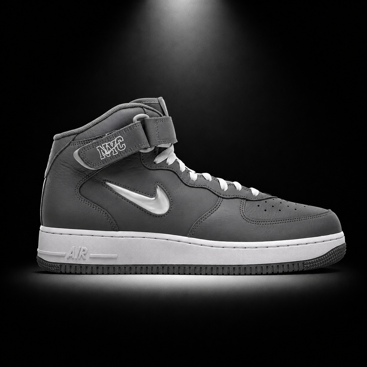 Nike Air Force 1 Mid '07 NYC Cool Grey, vista lateral — Crazy!Duck Hype