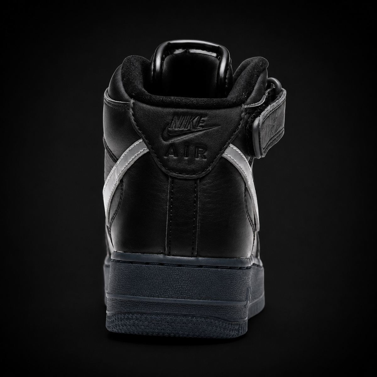Nike Air Force 1 Mid '07 Premium Black Metallic Silver, vista trasera — Crazy!Duck Hype