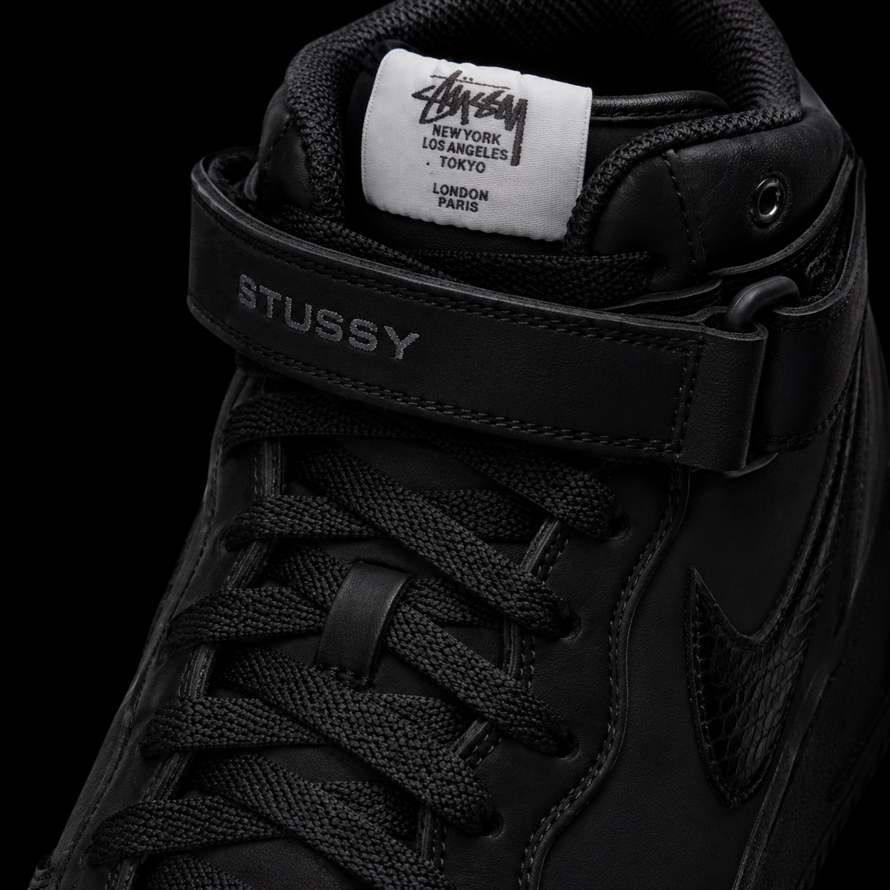 Nike Air Force 1 Mid '07 Stussy Black White, detalle de agujetas — Crazy!Duck Hype