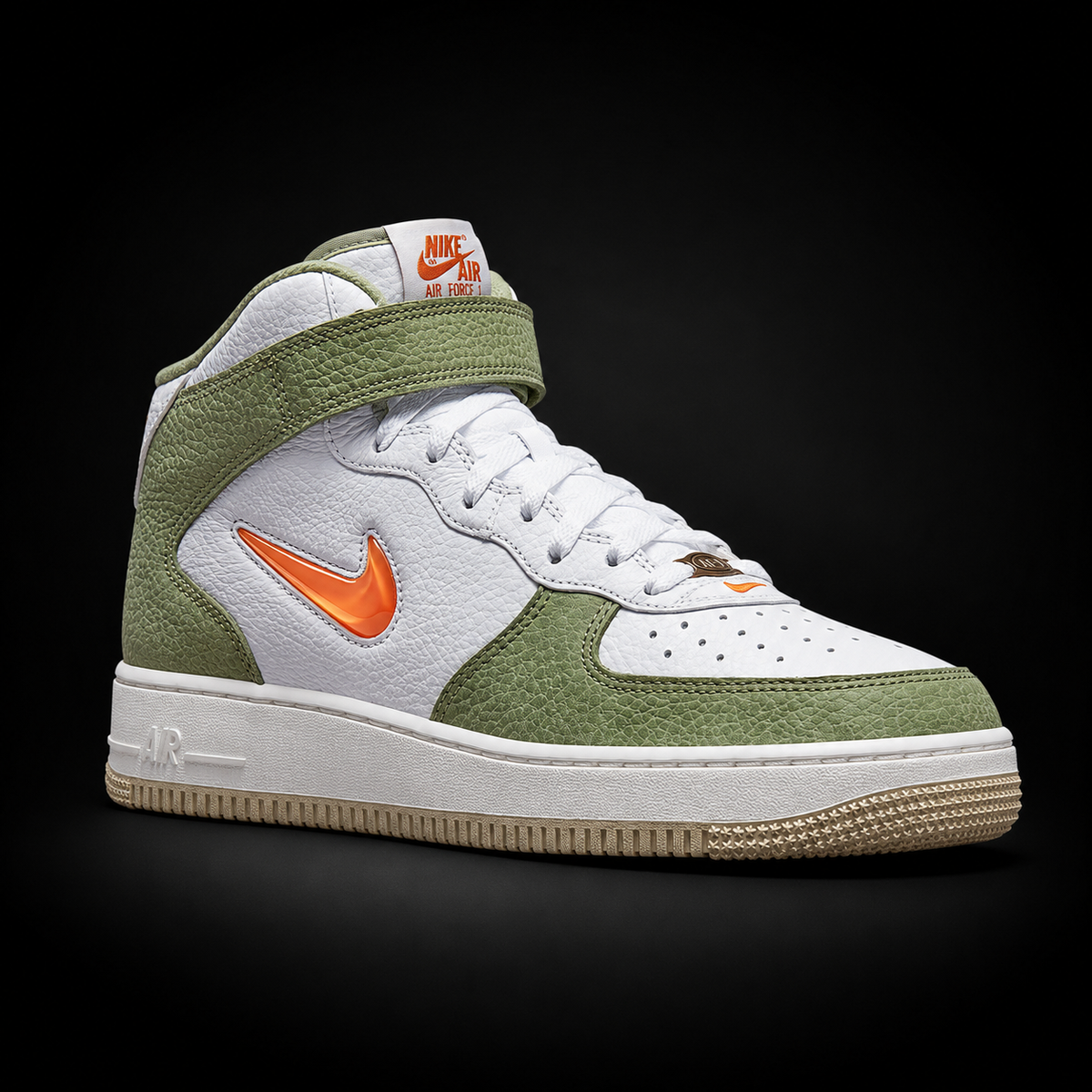 Nike Air Force 1 Mid '07 White Oil Green, vista frontal — Crazy!Duck Hype
