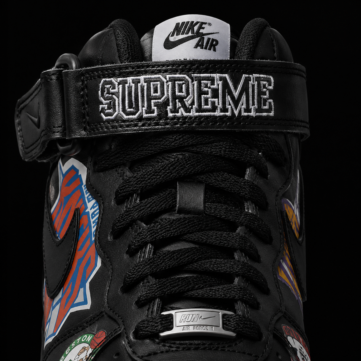 Nike Air Force 1 Mid Supreme NBA Black Black, detalle de agujetas — Crazy!Duck Hype
