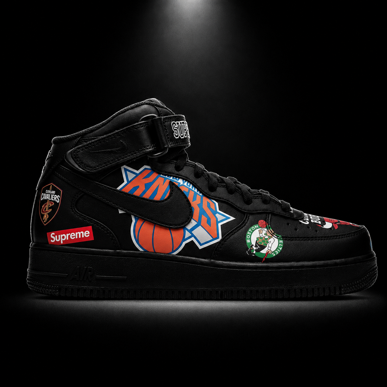 Nike Air Force 1 Mid Supreme NBA Black Black, vista lateral — Crazy!Duck Hype
