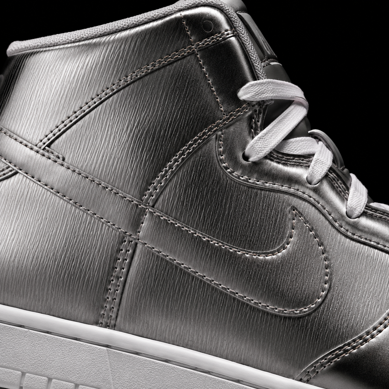 Nike Dunk High CLOT Flux, detalle de logo y material — Crazy!Duck Hype