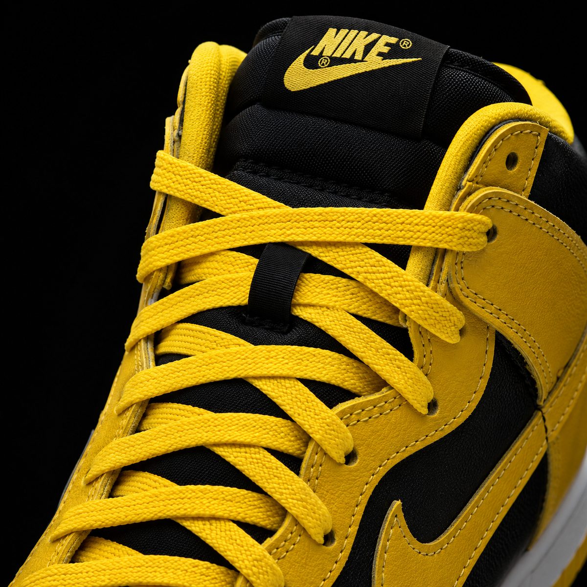 Nike Dunk High Iowa, detalle de agujetas — Crazy!Duck Hype