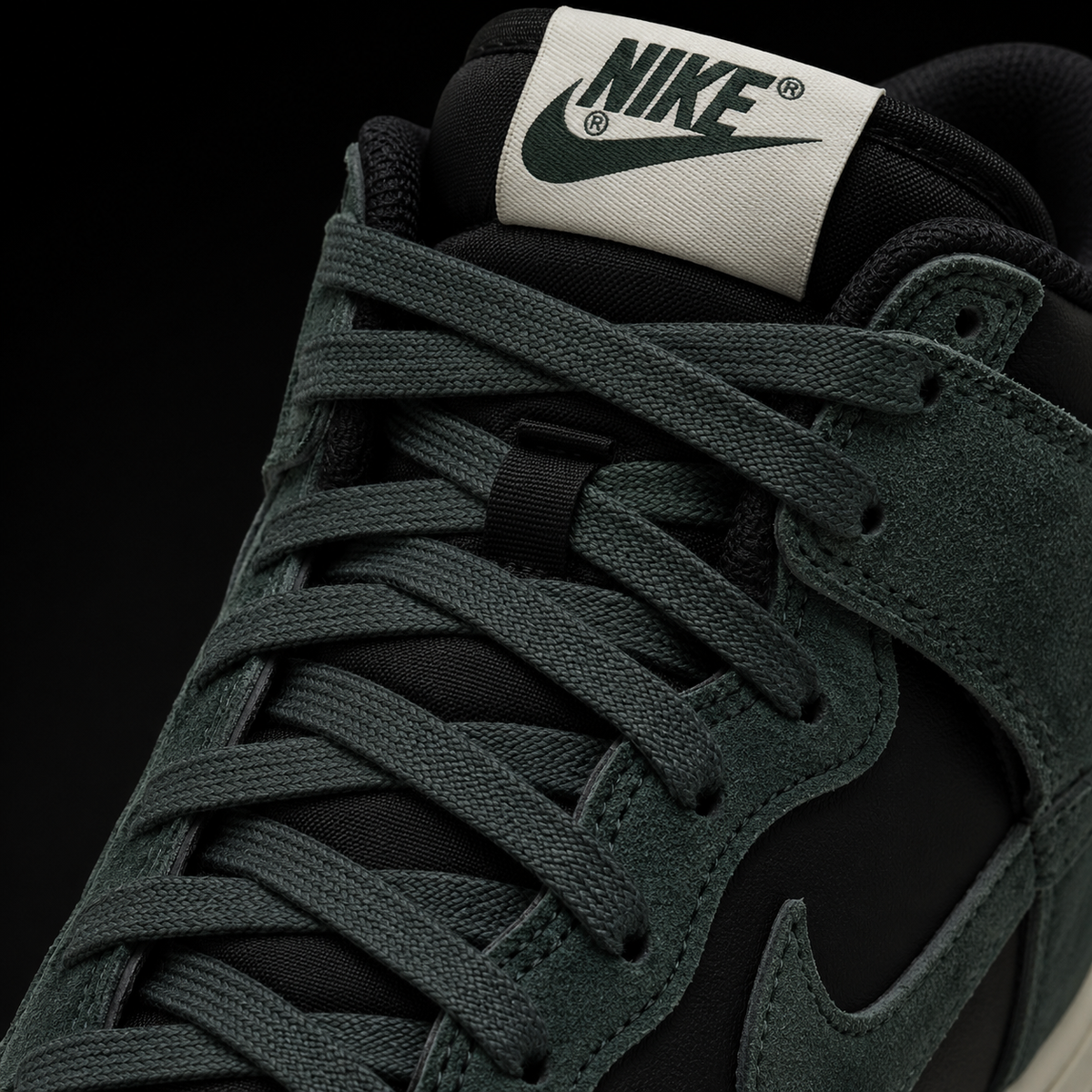 Nike Dunk High Premium Faded Spruce, detalle de agujetas — Crazy!Duck Hype