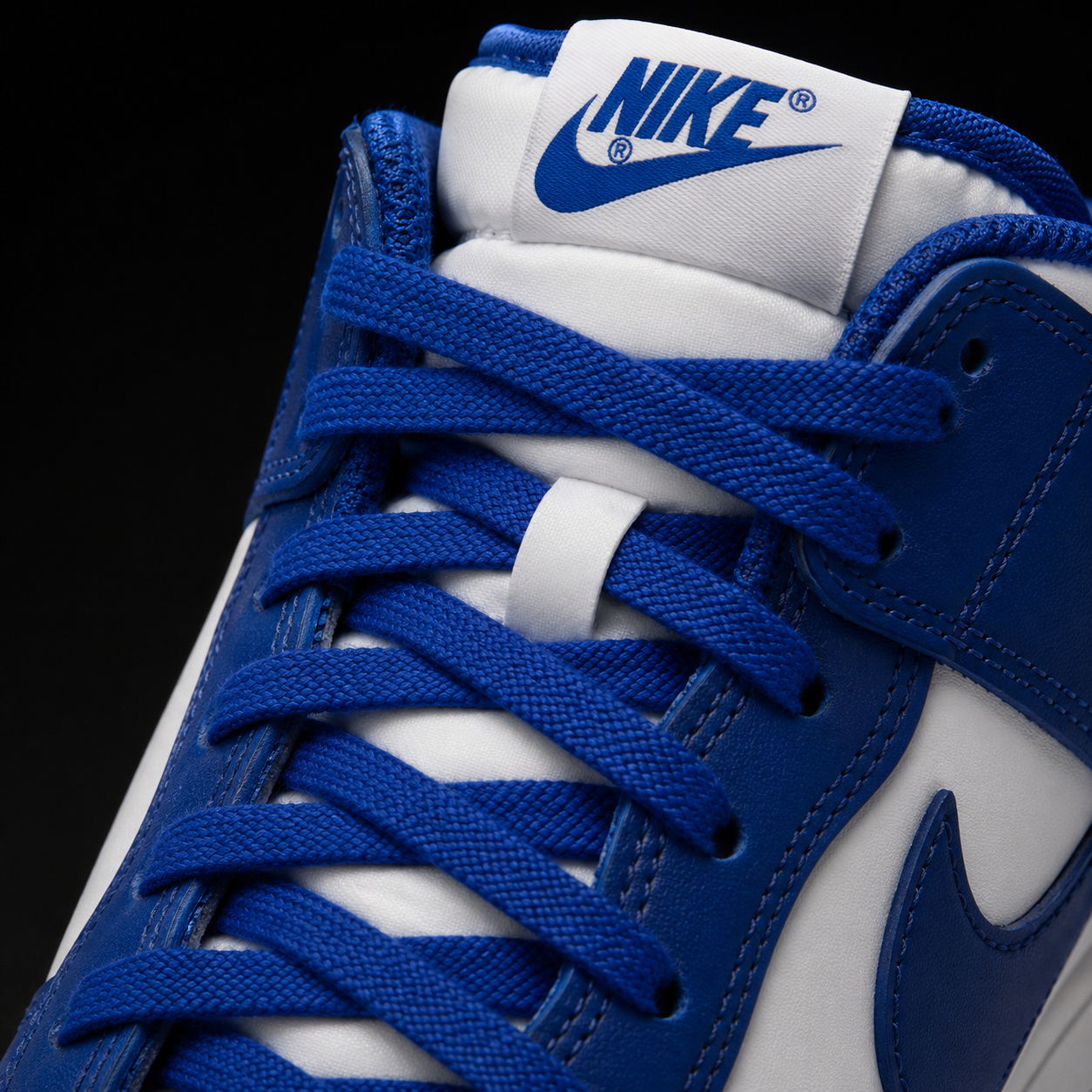 Nike Dunk High Royal Blue, detalle de agujetas — Crazy!Duck Hype