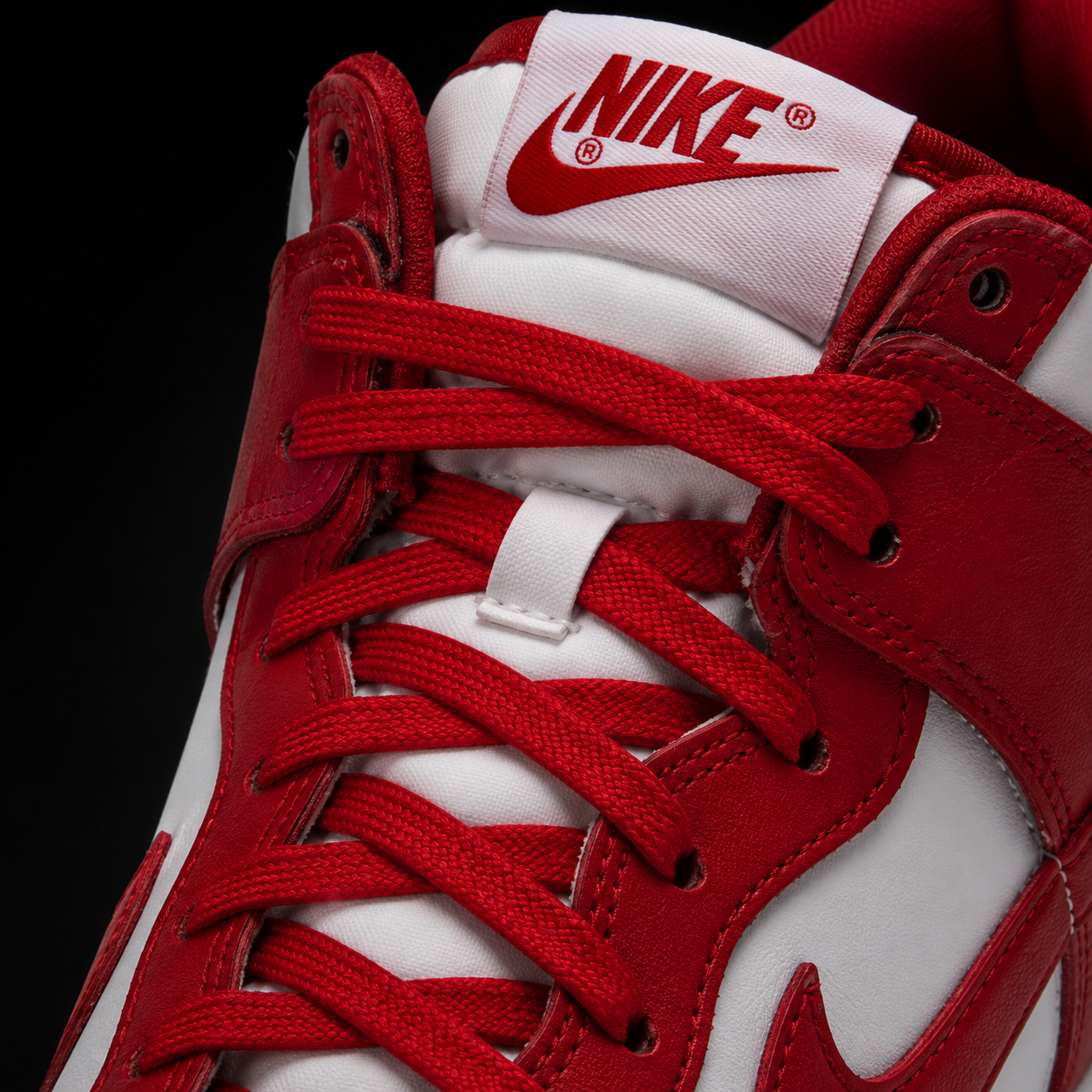 Nike Dunk High University Red, detalle de agujetas — Crazy!Duck Hype