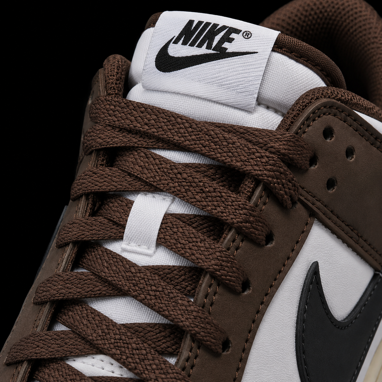 Nike Dunk Low Baroque Brown, detalle de agujetas — Crazy!Duck Hype