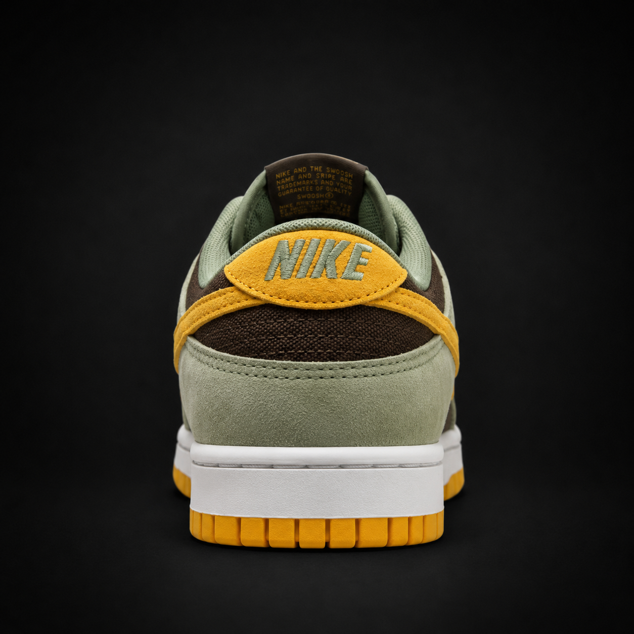 Nike Dunk Low Dusty Olive Pro Gold, vista trasera — Crazy!Duck Hype