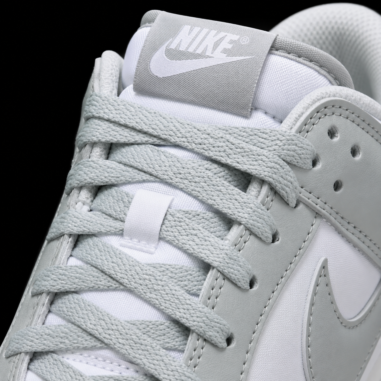 Nike Dunk Low Grey Fog, detalle de agujetas — Crazy!Duck Hype