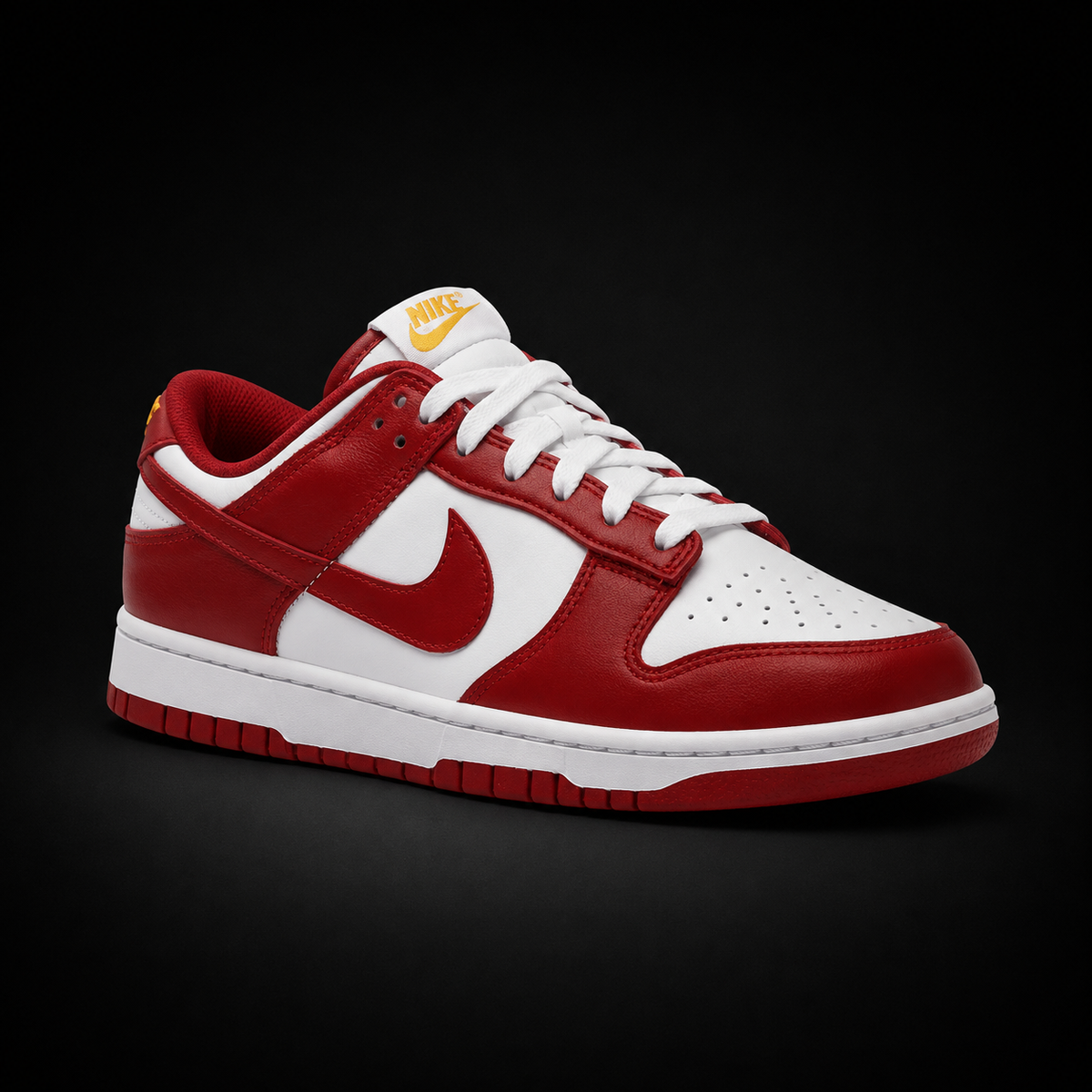 Nike Dunk Low Gym Red, vista frontal — Crazy!Duck Hype