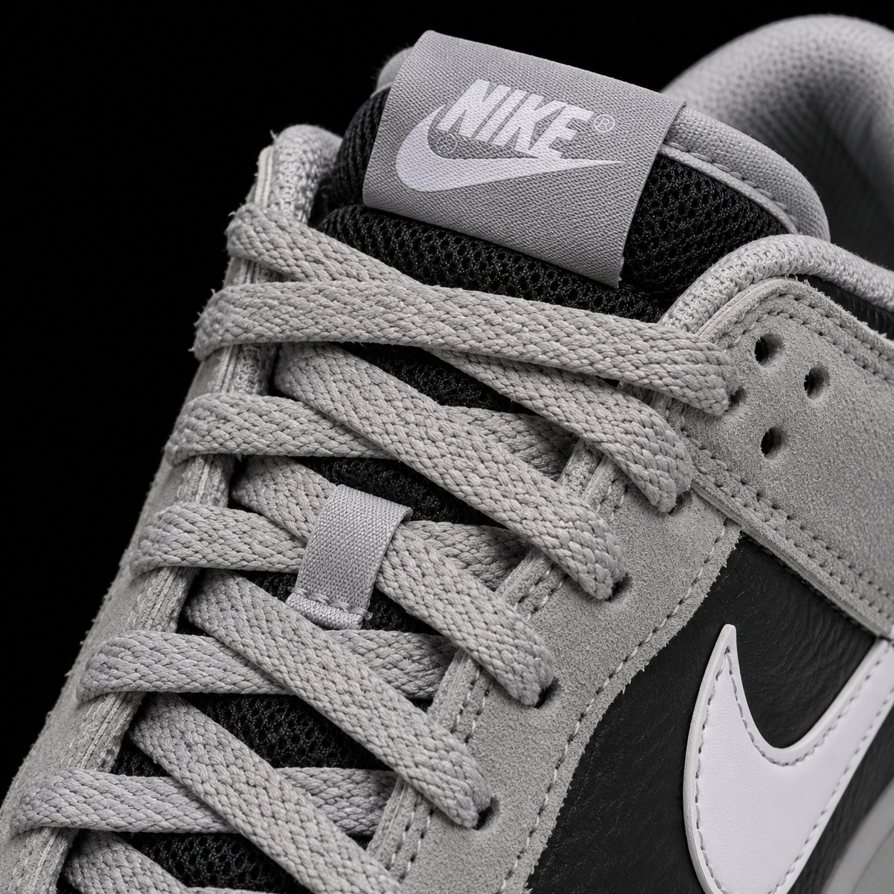 Nike Dunk Low Light Smoke Grey, detalle de agujetas — Crazy!Duck Hype